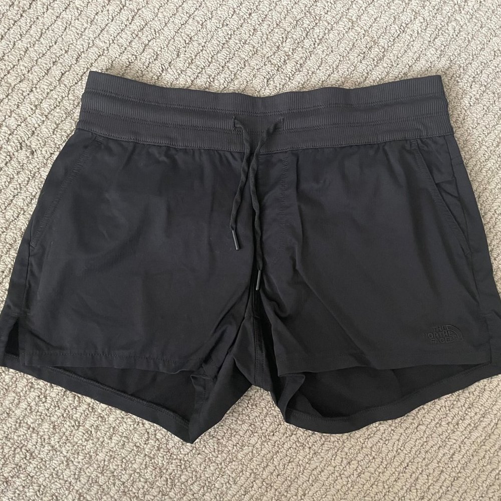 North Face Women Shorts Black Size Medium